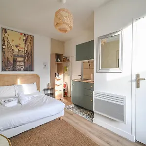Magnifique Au Centre De 44 , Paris France
